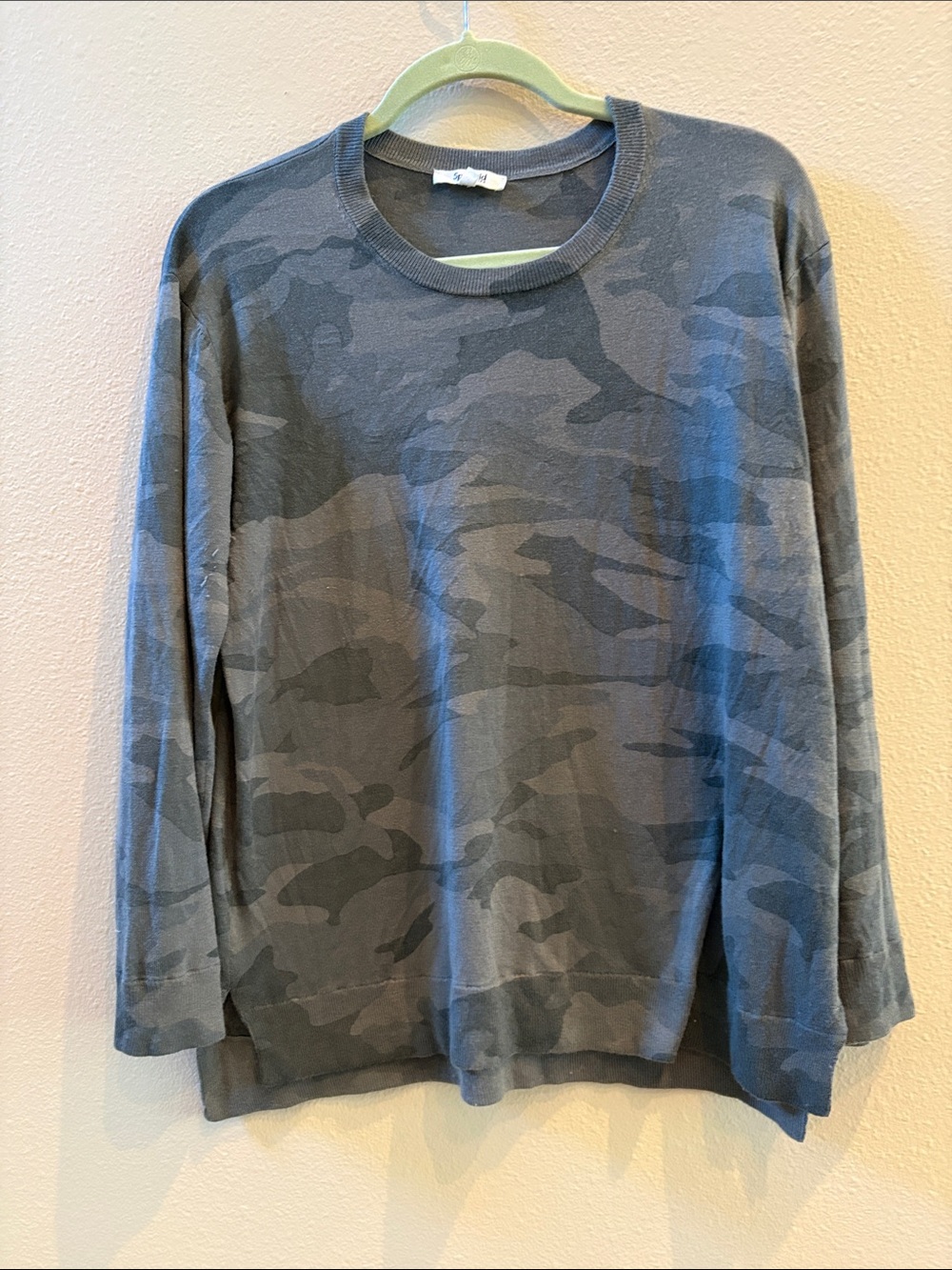 Women's Splendid Camouflage Crewneck Shirt - Gray/Green